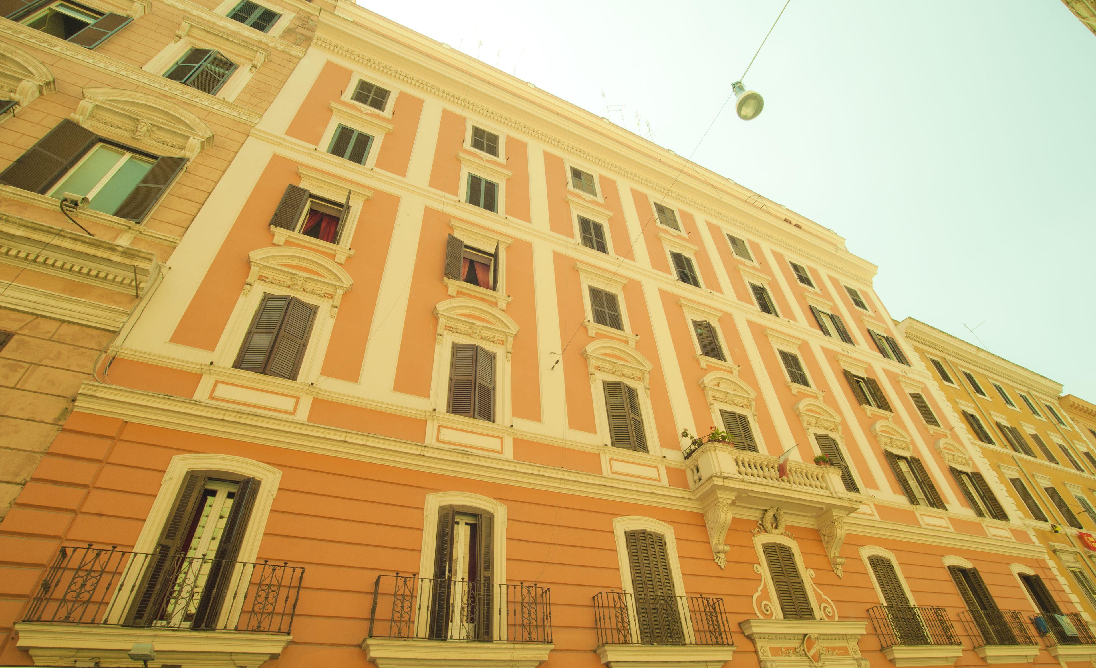 Dandi Domus, Rome